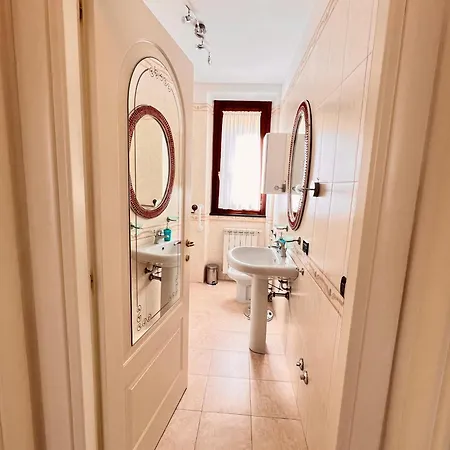 Animal House- 6 Ospiti Jacuzzi I 2 Camere 2 Bagni Apartment