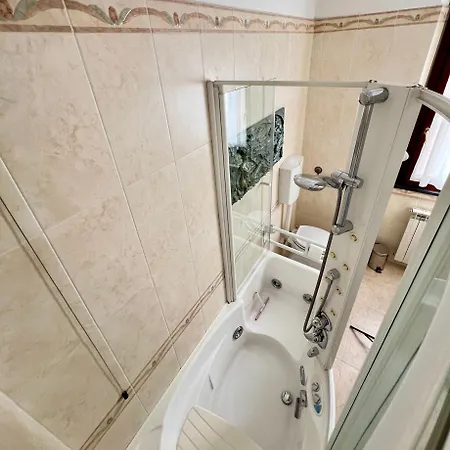 Animal House- 6 Ospiti Jacuzzi I 2 Camere 2 Bagni Apartment *