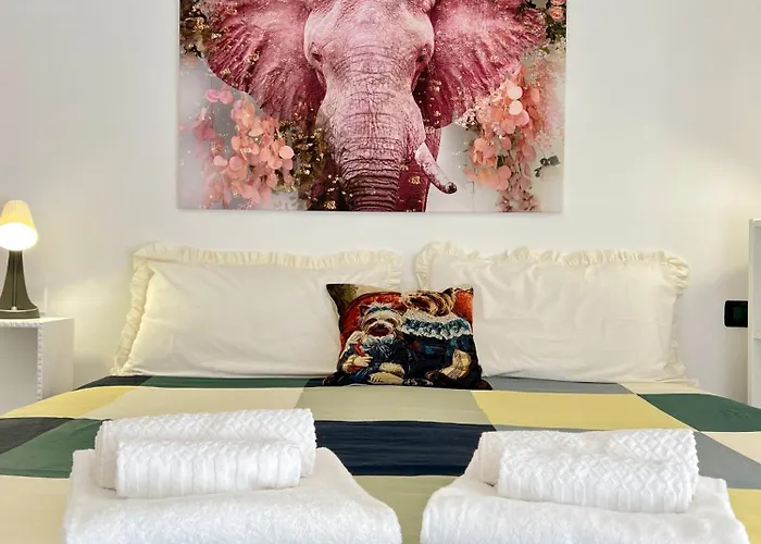 La - Animal House Apartment